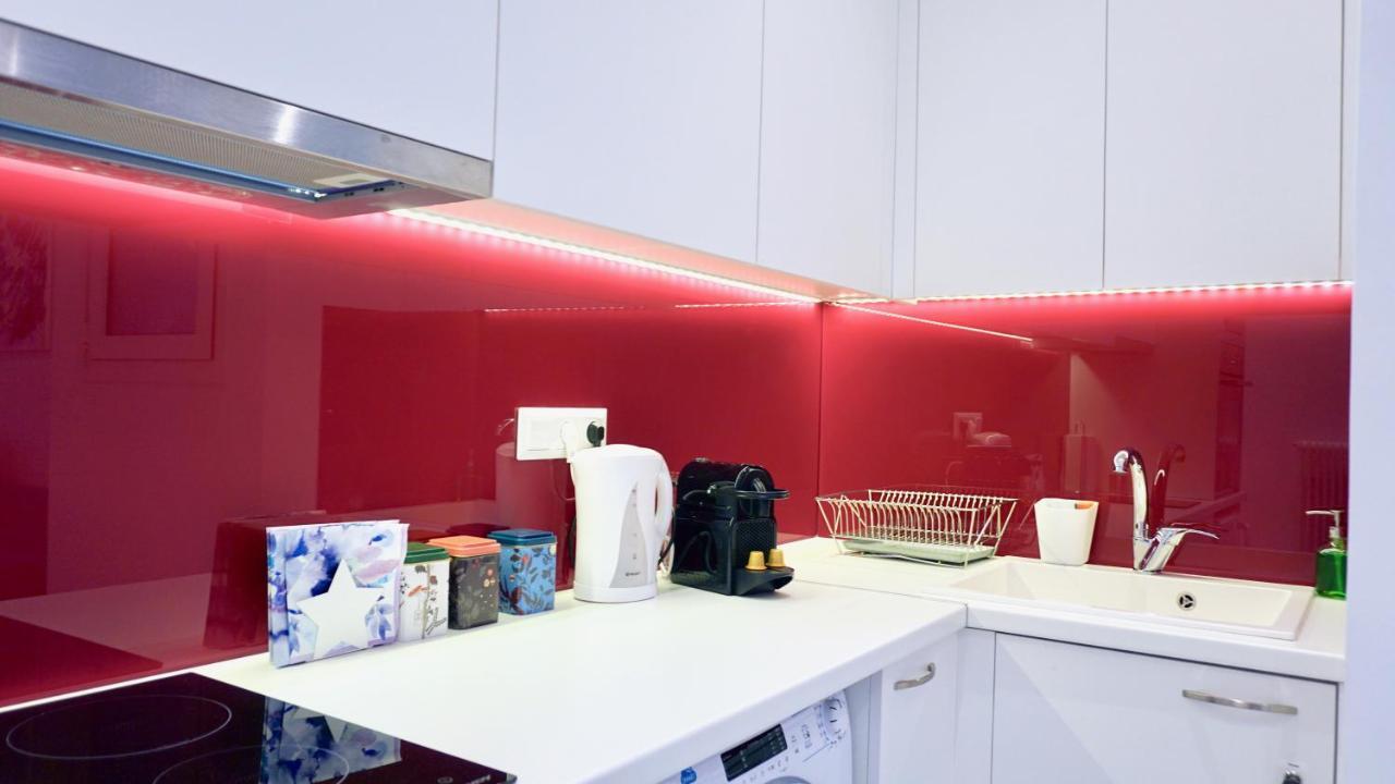 Central, Bright Apt In Athens Near Metro Exterior photo